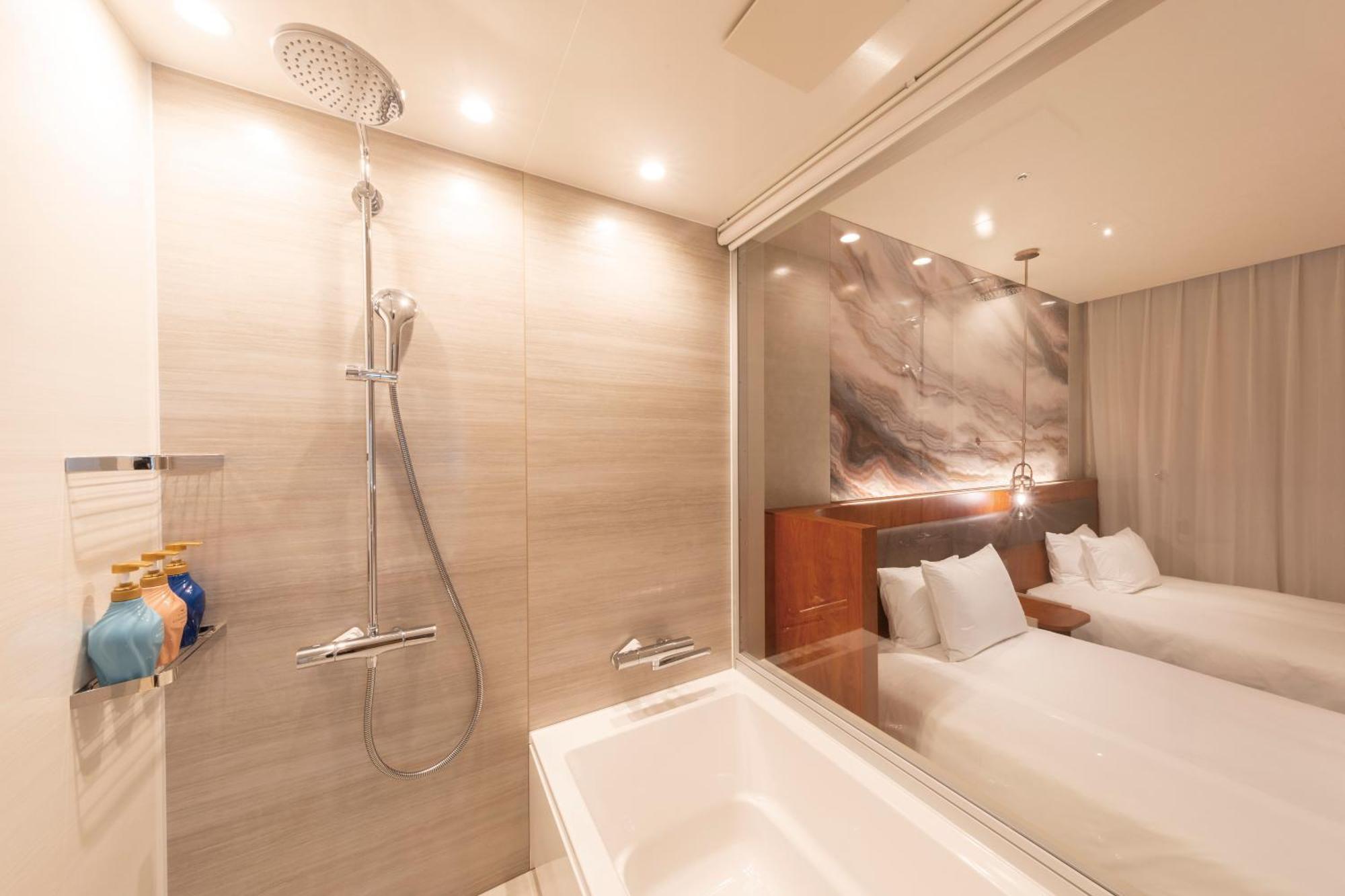 Hotel Springs Makuhari Premier Chiba Extérieur photo